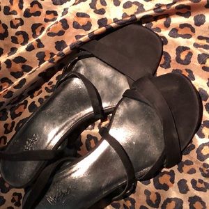 Open-toe, 1” pair of heels.